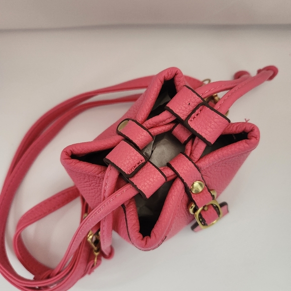 Kids - Mini PU Bucket Bag with Tag Detail and Crossbody Strap - Picture 2 of 5